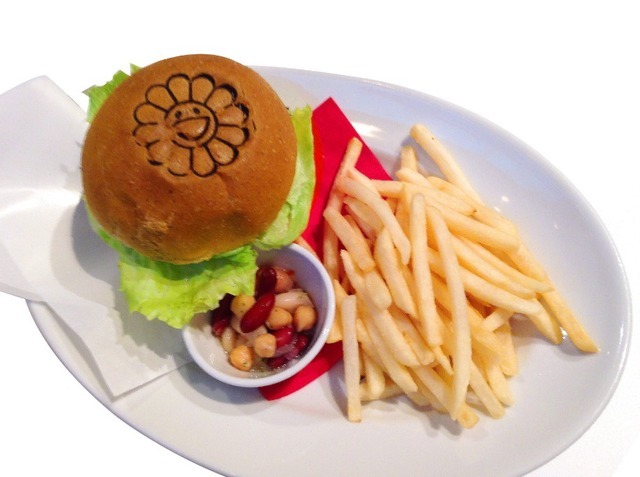 村上隆のお花カフェ