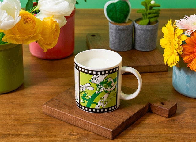 「ホットミルク」690円（税込）（C）Disney