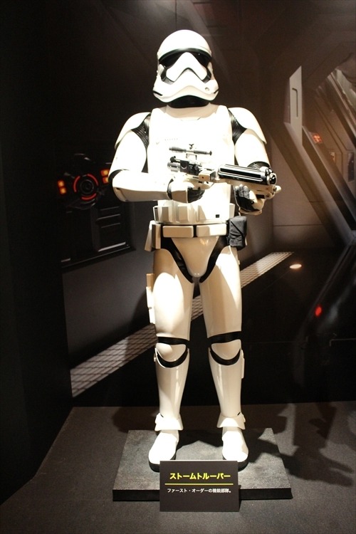 「スター・ウォーズの世界」　等身大BB-8も、個性あふれるプロジェクトが並ぶ展覧会