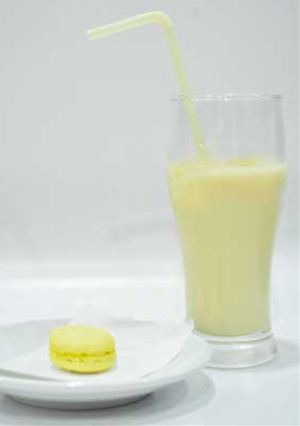 リン・レン バナナジュース+イエローマカロン