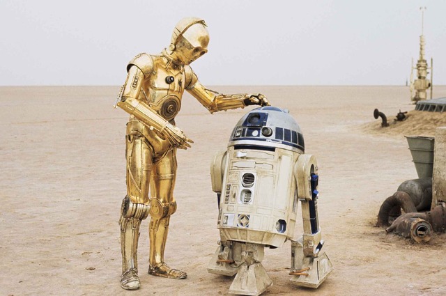 『スター・ウォーズ　エピソード4／新たなる希望』C-3PO（左）とR2-D2　（C）& TM Lucasfilm Ltd. All rights reserved.
