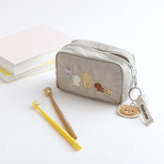 「リラックマ『BASIC RILAKKUMA Flower』ポーチ」（C）2025 SAN-X CO., LTD. ALL RIGHTS RESERVED.