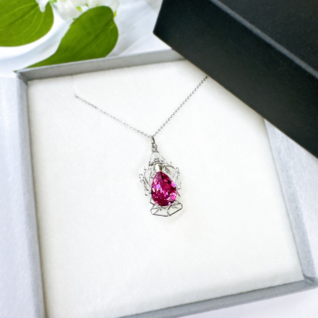 「スキップ・ビート！×THE BLOSSO　プリンセス・ローザ ネックレス」19,800円（C）仲村佳樹/白泉社