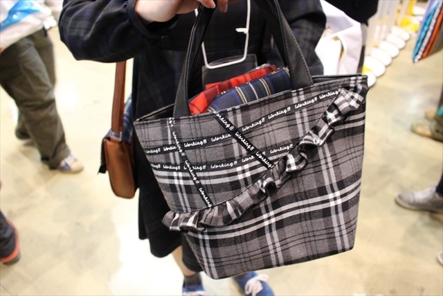 「WORKING!!!」「Fate/Grand Order」ファッションアイテムもどんどんオシャレに【コミケ89レポート】