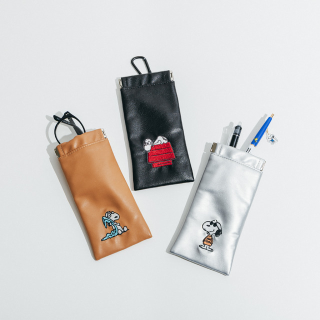 スヌーピーミュージアムのミュージアムショップグッズ「マルチケース」（C）2025 Peanuts Worldwide LLC