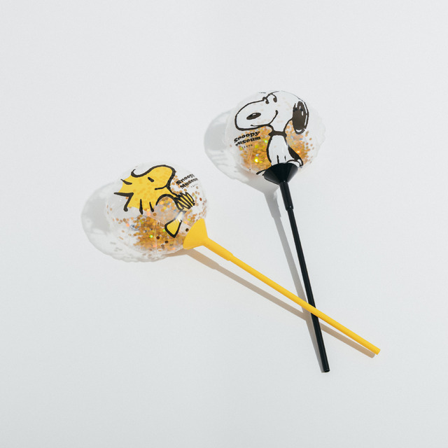 スヌーピーミュージアムのミュージアムショップグッズ「スティックバルーン」（C）2025 Peanuts Worldwide LLC