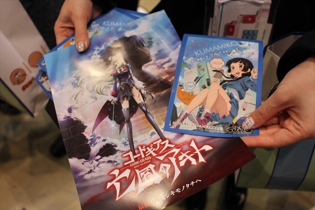 最新作のビジュアルやPVも、企業ブースは大盛況【コミケ89レポート】