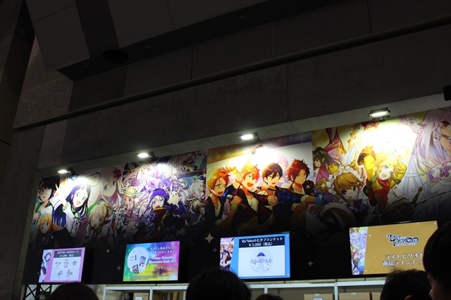 最新作のビジュアルやPVも、企業ブースは大盛況【コミケ89レポート】