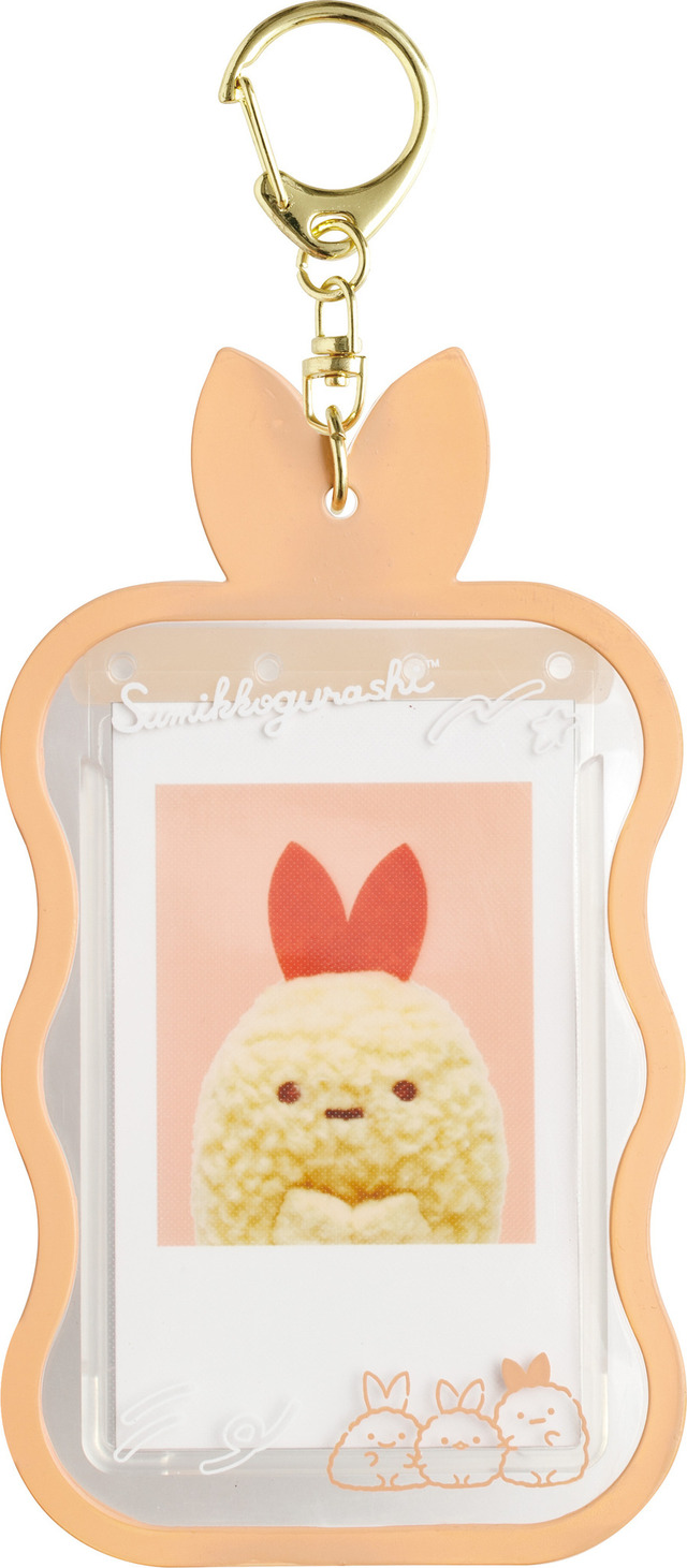 サンエックス「すみっコぐらし マルチカードケース（夢みるしっぽず・えびふらいのしっぽ）」使用例（C）2025 SAN-X CO., LTD. ALL RIGHTS RESERVED.