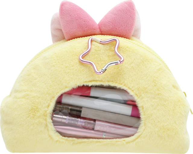 サンエックス「すみっコぐらし 窓付ぬいぐるみペンポーチ（夢みるしっぽず・えびてんのしっぽ）」使用例（C）2025 SAN-X CO., LTD. ALL RIGHTS RESERVED.