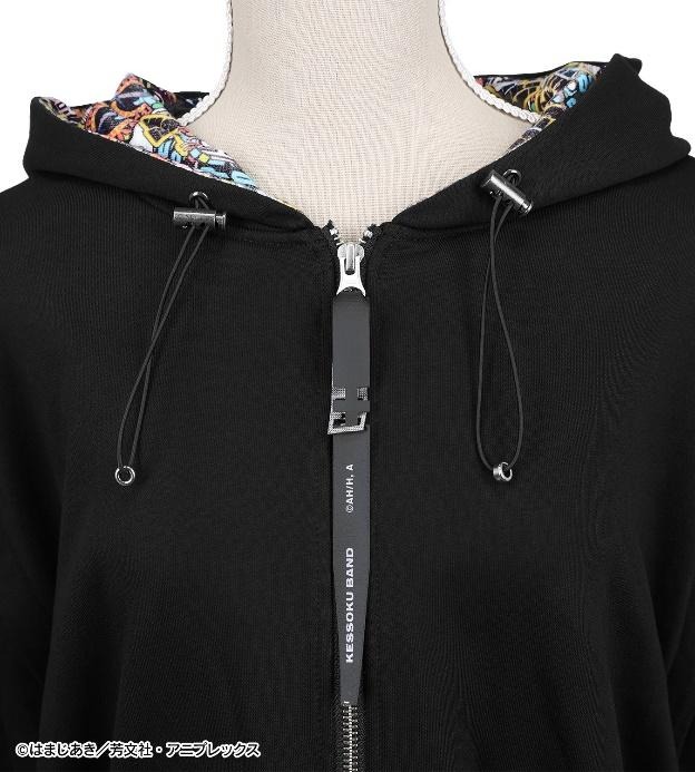 TVアニメ『ぼっち・ざ・ろっく！』と「shica-ke」のコラボアイテム登場。「shica-ke 結束バンド デカールプリントフードパーカー」（C）はまじあき／芳文社・アニプレックス