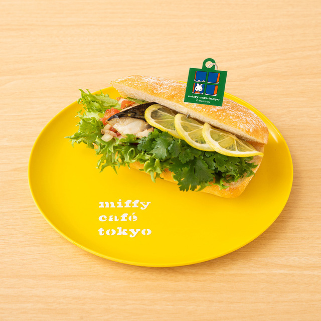 レモンとトマトサルサのSABAサンド