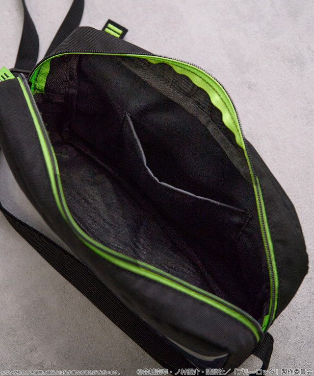TVアニメ『ブルーロック』× earth music＆ecology Japan Label「クリアショルダーバッグ 潔 世一 モデル＜グリーン＞」
