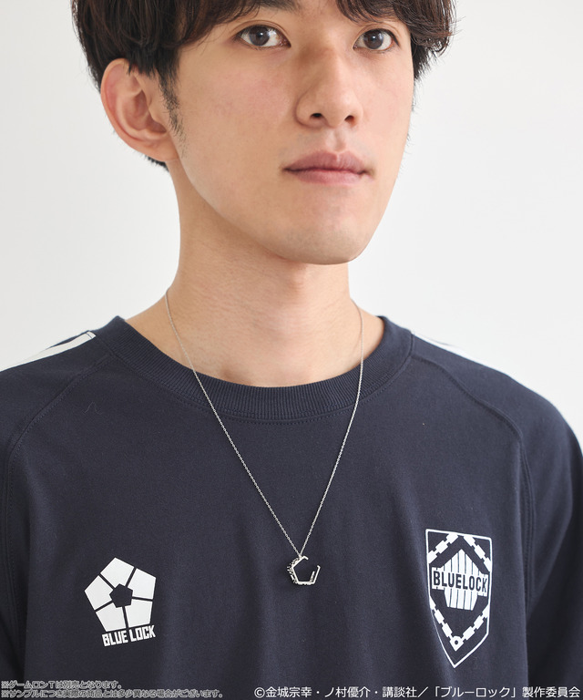 TVアニメ『ブルーロック』× earth music＆ecology Japan Label「マルチWAYイヤーカフネックレス」使用例