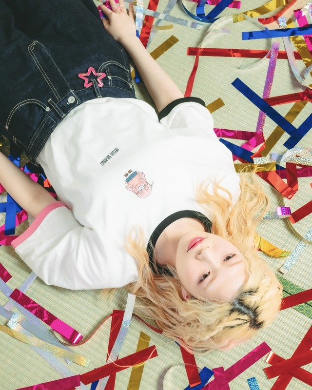 BOCCHI THE ROCK! × CONVERSE TOKYO【美好よしみ】【The Music】GRAPHIC MUSIC KEY HOLDER、【美好よしみ】GRAPHIC STAR★ PASS HOLDER　モデル：青山吉能（C）はまじあき／芳文社・アニプレックス