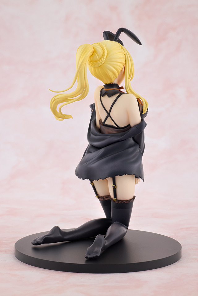 KDcolle「『この素晴らしい世界に祝福を！』ダクネス 原作版 ネグリジェver.」（C）暁なつめ・三嶋くろね　発行：株式会社KADOKAWA