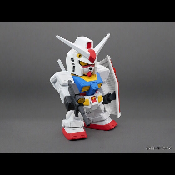 「ジャンボソフビフィギュアSD RX-78-2ガンダム-SDガンダム-」16,500円（税込）（C）創通・サンライズ