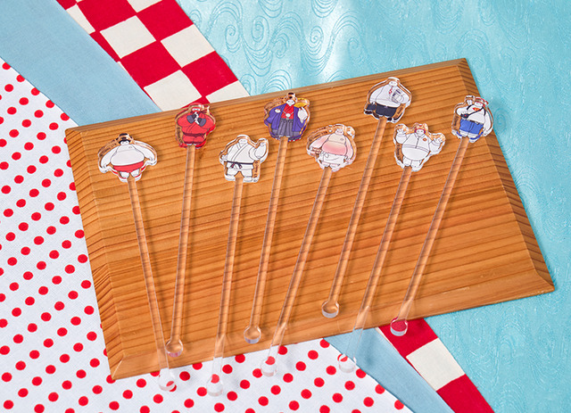 『ベイマックス』OH MY CAFE「アクリルマドラー」（C）Disney