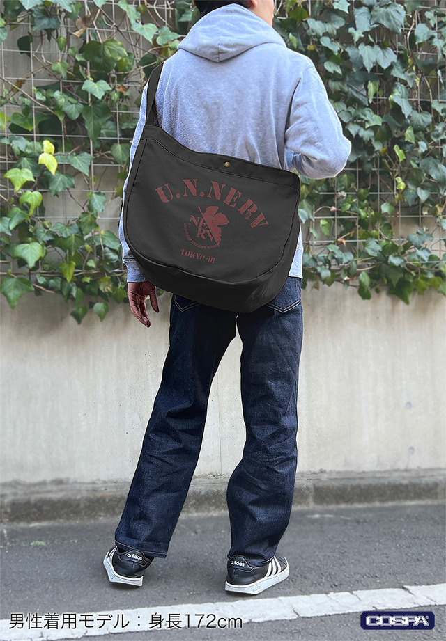 コスパ「NERV ニュースペーパーバッグ BLACK」（C）カラー