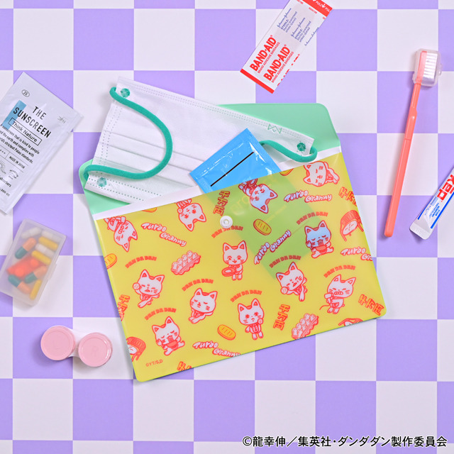 TVアニメ『ダンダダン』「エンベロープケース（ターボババア【招き猫】）」（C）龍幸伸／集英社・ダンダダン製作委員会