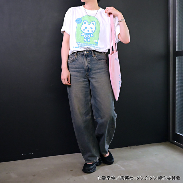 TVアニメ『ダンダダン』「ビッグ T シャツ（ターボババア【招き猫】）」（C）龍幸伸／集英社・ダンダダン製作委員会
