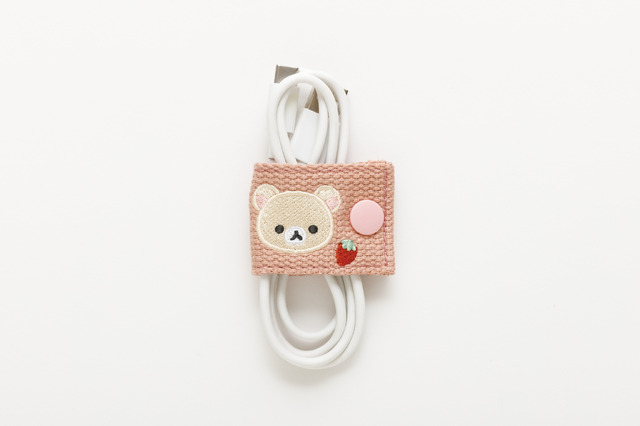 「コリラックマ　コードホルダー」使用例（C）2025 SAN-X CO., LTD. ALL RIGHTS RESERVED.