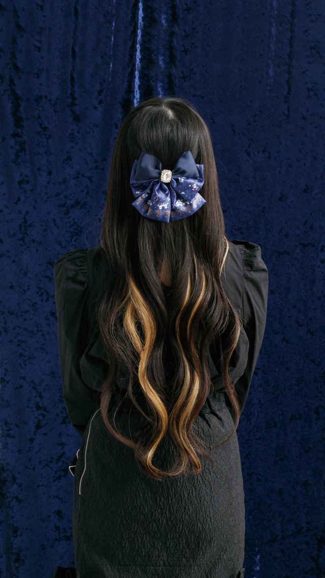 センチメンタルサーカス新テーマ 永遠の魔法と願いのグリモワール「バレッタ」使用例（C）2025 SAN-X CO., LTD. ALL RIGHTS RESERVED.