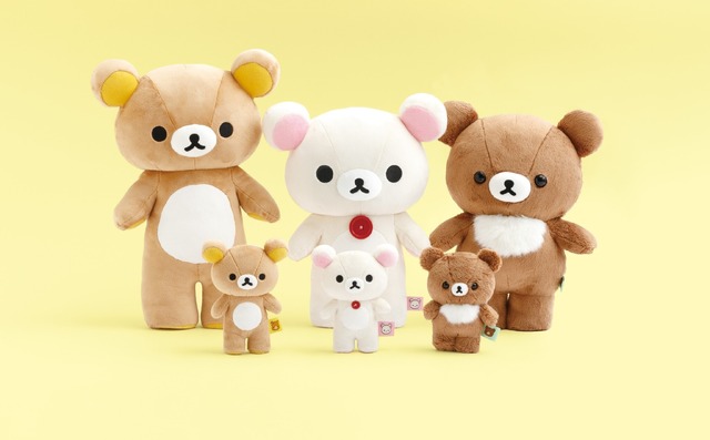 『リラックマ』を立てて飾れる新しいぬいぐるみが登場（C）2025 SAN-X CO., LTD. ALL RIGHTS RESERVED.