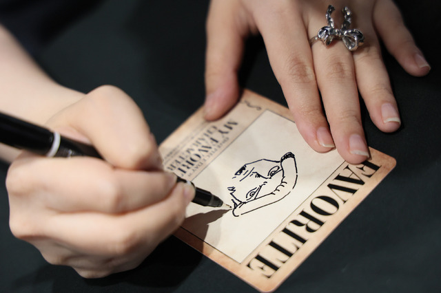 推しカードラウンジ-“FAV” Card Lounge