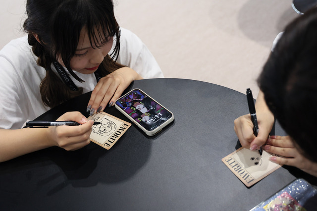 推しカードラウンジ-“FAV” Card Lounge