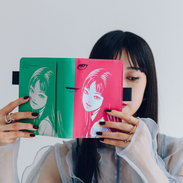 伊藤潤二によるホラーマンガ「富江」イラストが美しくも妖しい