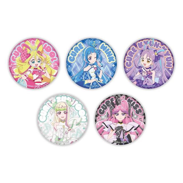 『映画キミとアイドルプリキュア♪』×Cafe Fan Baseオリジナルコラボグッズ「ホログラム缶バッジ」（C）2025 映画キミとアイドルプリキュア♪製作委員会（C）ABC-A・東映アニメーション