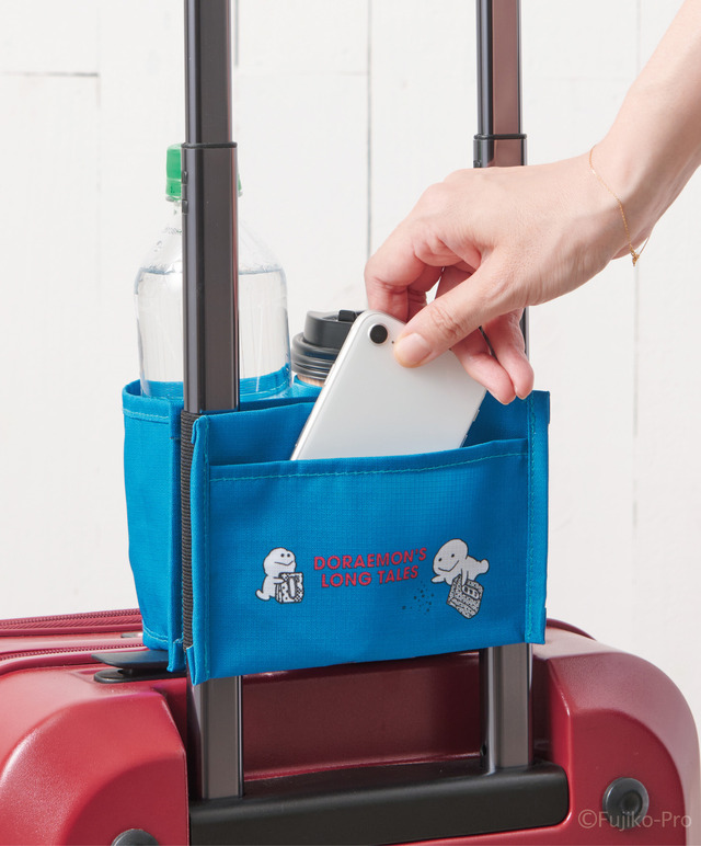 『大長編ドラえもん のび太と雲の王国』ドリンクホルダーの使用イメージ（C）Fujiko-Pro