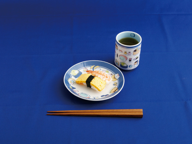 「すみっコすし おすし皿」使用イメージ（C）2025 SAN-X CO., LTD. ALL RIGHTS RESERVED.