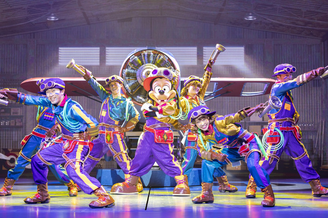 終演する「ビッグバンドビート」のイベントも開催中！暑さやわらぐレイトサマーの東京ディズニーシーを満喫