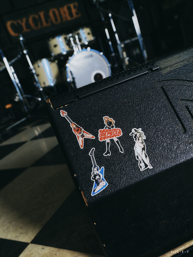 ONE PIECE×HYSTERIC GLAMOUR　購入者特典のステッカー使用イメージ（C）O/S・F・T