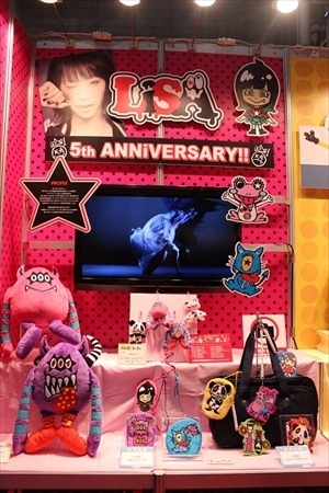 ミニオンズも登場して大盛況！　「LiSAプライズ登場記念トークショー」