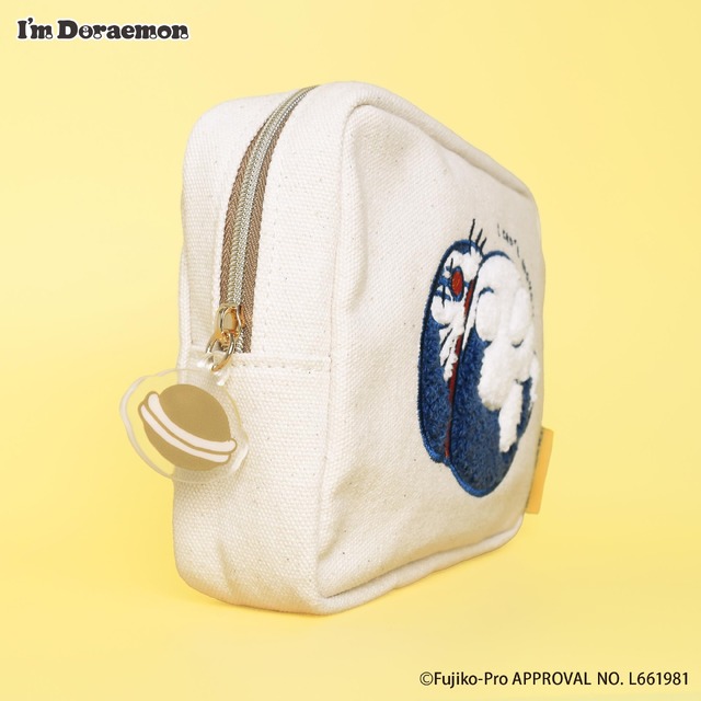 「I'm Doraemon」WEB限定アイテム「サガラ刺繍ボックスポーチ」（C）Fujiko-Pro APPROVAL No.L661981