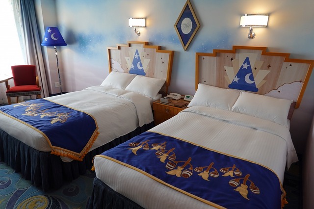 ディズニーホテルに新客室誕生！「ミッキーマウスルーム（魔法使いの弟子）」潜入