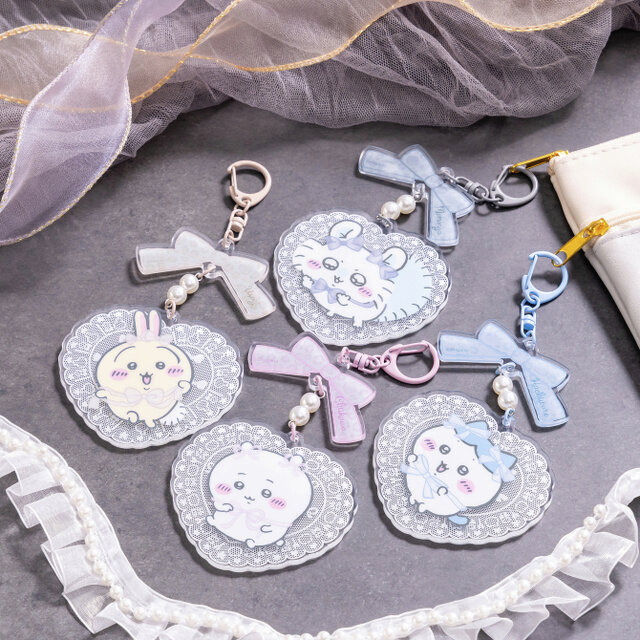 「ちいかわ」愉快な“Go！HARAJUKU”やカワイイ“星座”も！とっておきのアイテムを持ったぬいぐるみなど、新商品が本日10月17日11時発売