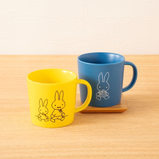 miffy cafe tokyo「マグカップ（ミッフィーとおとうさん/ミッフィーとうみ）」　Illustrations Dick Bruna（C）copyright Mercis bv,1953-2025