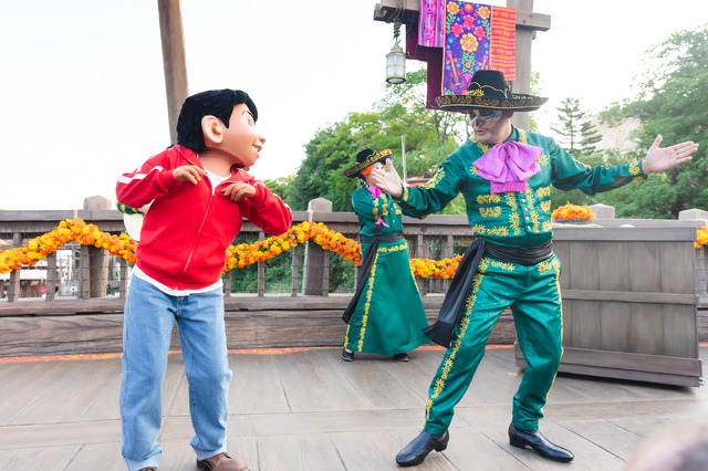 ハロウィン本番！超人気パレード＆アトモス、楽しい全身仮装で盛り上がる秋の東京ディズニーリゾート