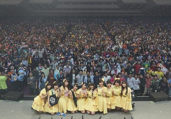 「てさプル！催しもの」歌の部にファン熱狂　「皆さん、貧乳は好きですかー？」の呼びかけに大歓声