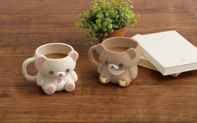 サンエックス「Makeup Rilakkuma マグカップ」使用イメージ（C）2025 SAN-X CO., LTD. ALL RIGHTS RESERVED.