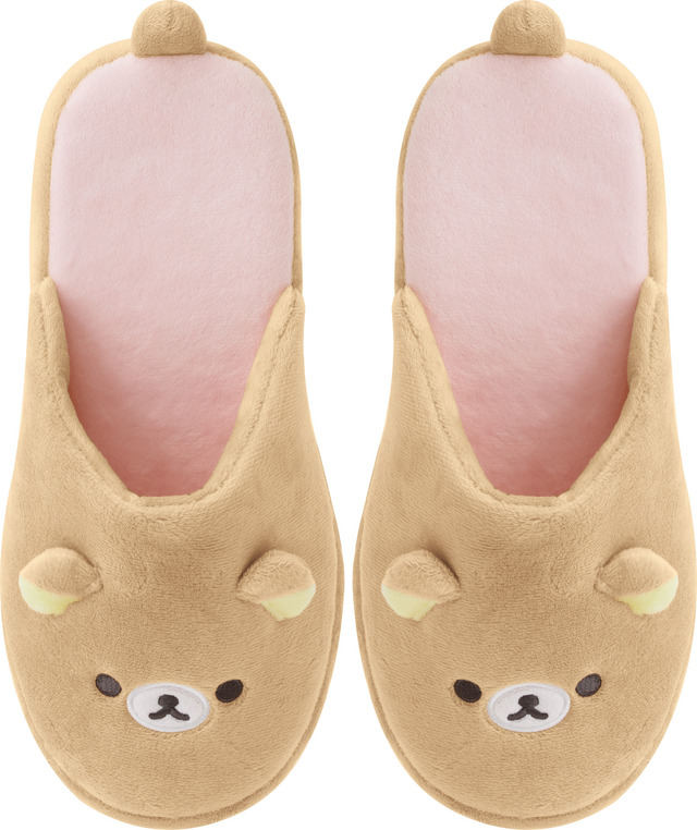 サンエックス「Makeup Rilakkuma ぬいぐるみスリッパ」（C）2025 SAN-X CO., LTD. ALL RIGHTS RESERVED.
