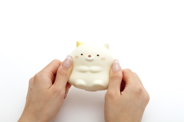 すみっコぐらし「グミグミパーティー」ぷにぷにマスコット　使用イメージ（C）2025 SAN-X CO., LTD. ALL RIGHTS RESERVED.