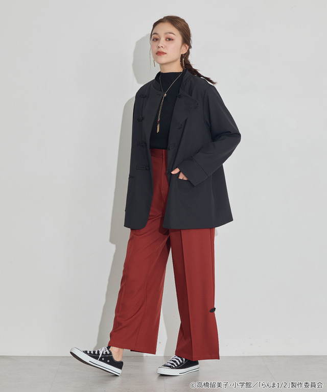 TVアニメ『らんま1/2』× earth music＆ecology Japan Label「チャイナパンツ」ボルドー　着用イメージ（C）高橋留美子・小学館/「らんま1/2」製作委員会