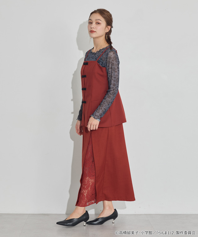 TVアニメ『らんま1/2』× earth music＆ecology Japan Label「チャイナビスチェ」ボルドー　着用イメージ（C）高橋留美子・小学館/「らんま1/2」製作委員会