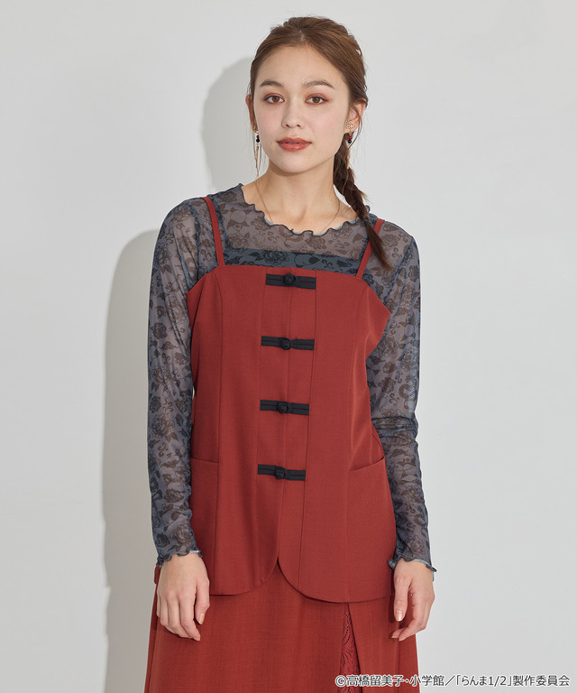 TVアニメ『らんま1/2』× earth music＆ecology Japan Label「チャイナビスチェ」ボルドー　着用イメージ（C）高橋留美子・小学館/「らんま1/2」製作委員会