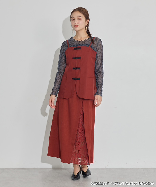 TVアニメ『らんま1/2』× earth music＆ecology Japan Label「チャイナスカート」ボルドー　着用イメージ（C）高橋留美子・小学館/「らんま1/2」製作委員会